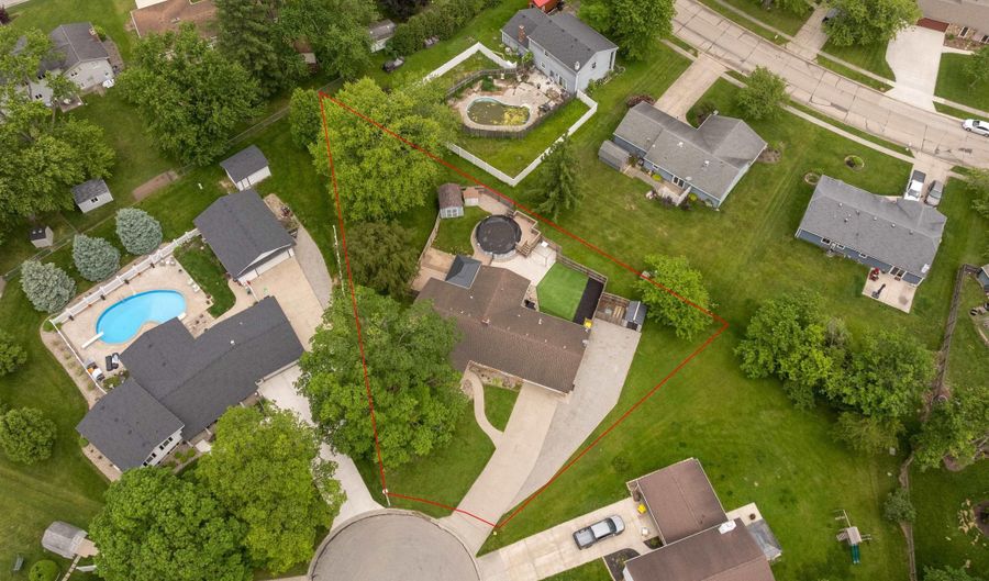 110 Navarre Ct, Auburn, IN 46706 - 3 Beds, 2 Bath