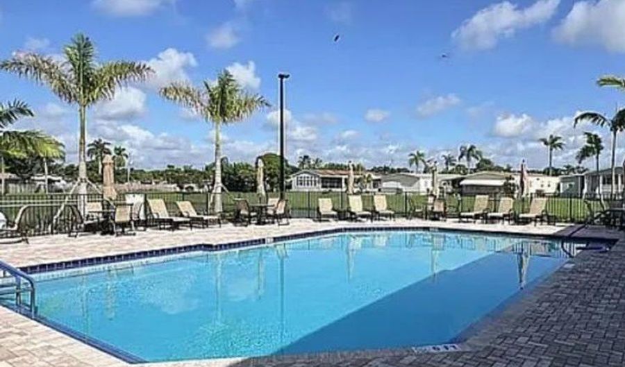 6059 Palm Harbour Dr, Atlantis, FL 33462 - 2 Beds, 2 Bath