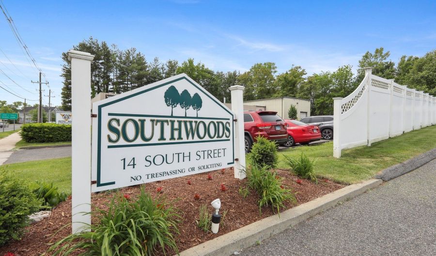 14 South St 20, Danbury, CT 06810 - 2 Beds, 2 Bath