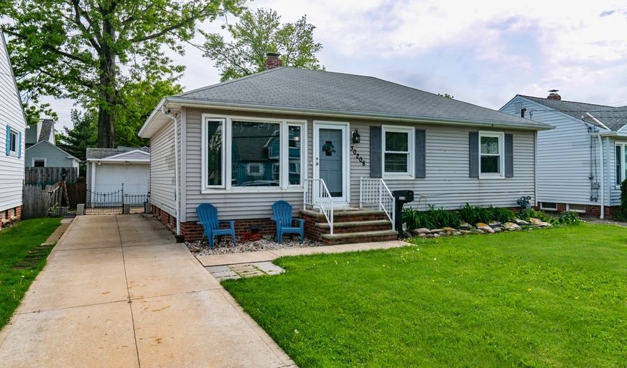 30208 Royalview Dr, Willowick, OH 44095 - 3 Beds, 2 Bath