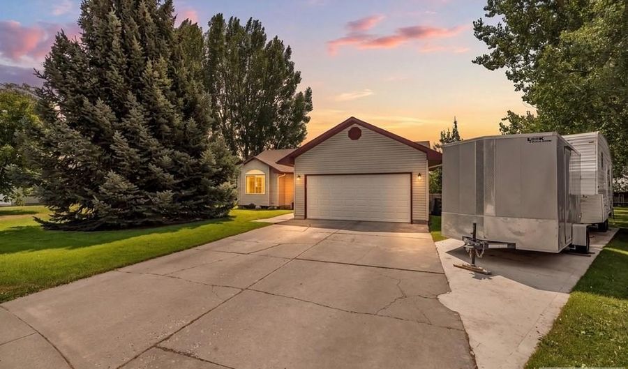 1319 Travois Cir, Blackfoot, ID 83221 - 3 Beds, 2 Bath