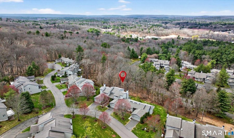 4 Thistle Holw 4, Avon, CT 06001 - 3 Beds, 4 Bath