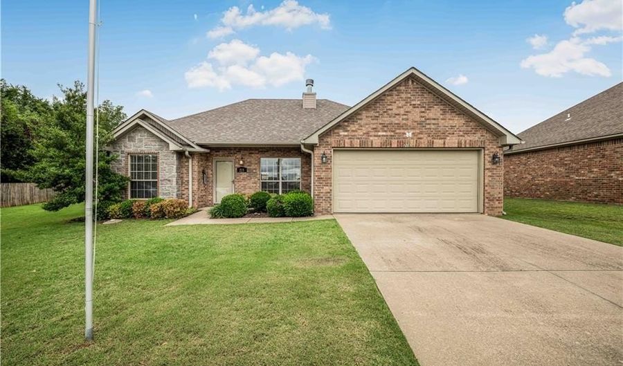 215 Skagway Ln, Barling, AR 72923 - 3 Beds, 2 Bath