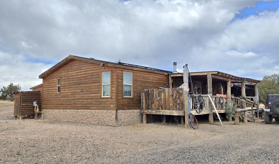 8495 W Antelope Run Rd, Ash Fork, AZ 86320 - 4 Beds, 3 Bath