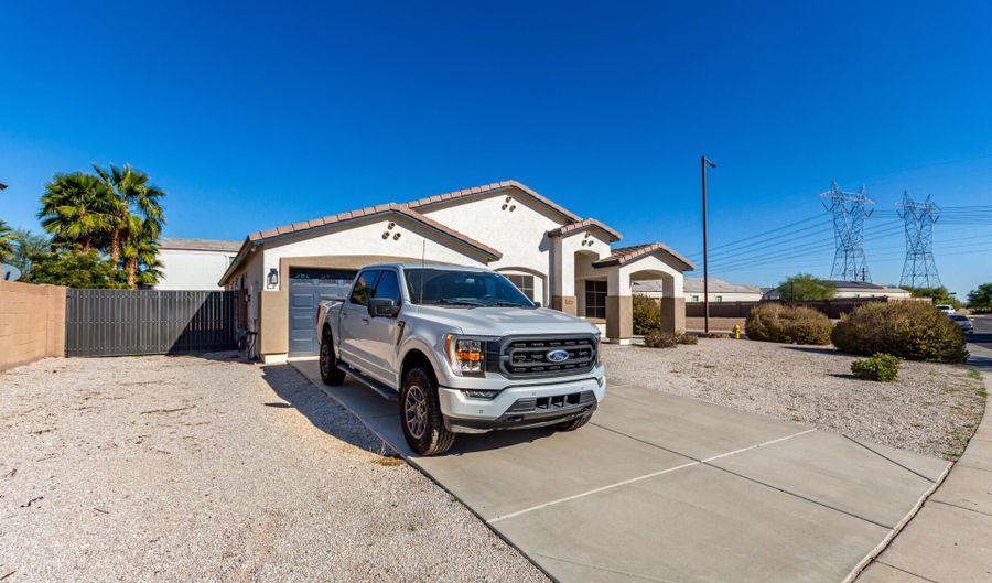 30654 W VERDE Ln, Buckeye, AZ 85396 - 5 Beds, 3 Bath