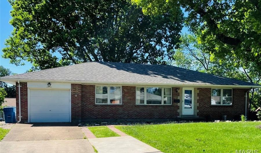 7830 Apple Valley Dr, Affton, MO 63123 - 3 Beds, 3 Bath