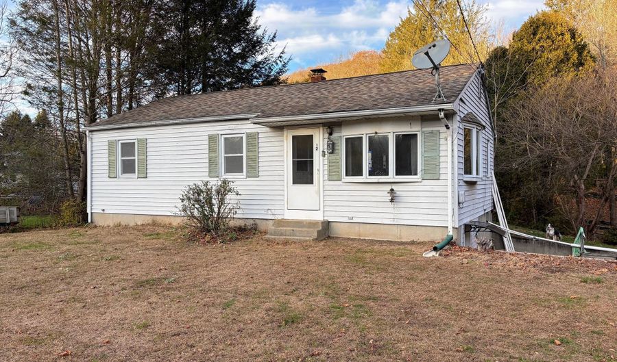 12 Deep Hollow Rd, Chester, CT 06412 - 3 Beds, 1 Bath