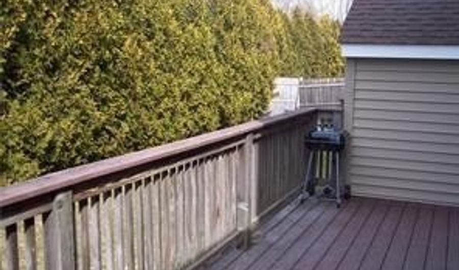 20 RESERVOIR Ave A, Bristol, RI 02809 - 2 Beds, 2 Bath