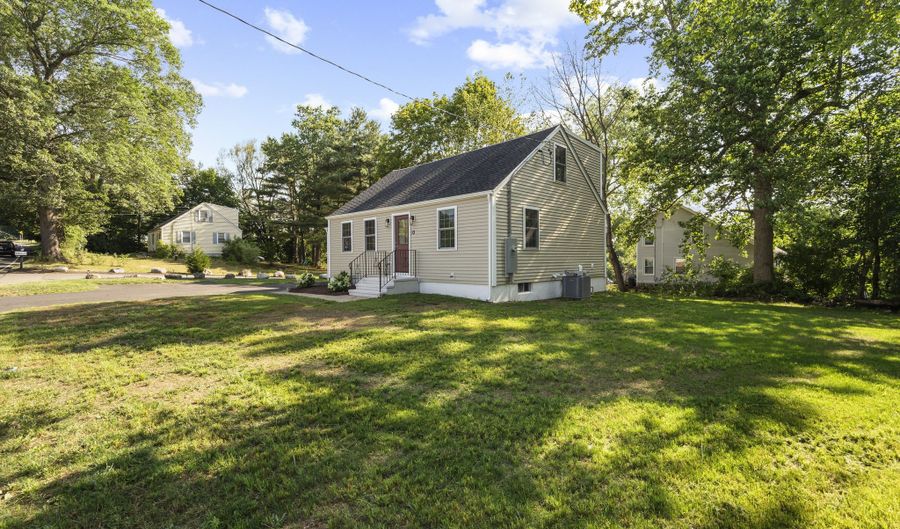 13 Brushy Plain Rd, Branford, CT 06405 - 3 Beds, 2 Bath