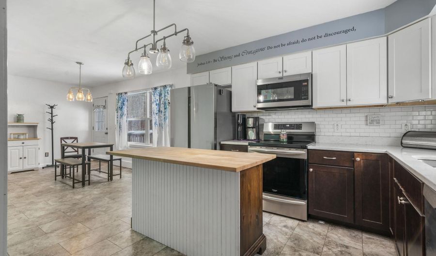 33 Buttercup Ln, Antrim, NH 03440 - 3 Beds, 2 Bath