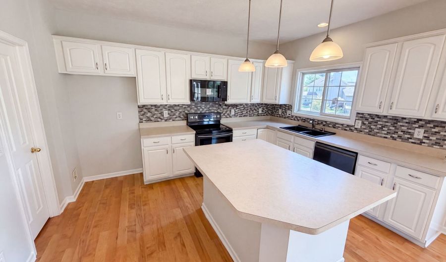 1111 Red Dunes Run, Avon, IN 46123 - 5 Beds, 3 Bath