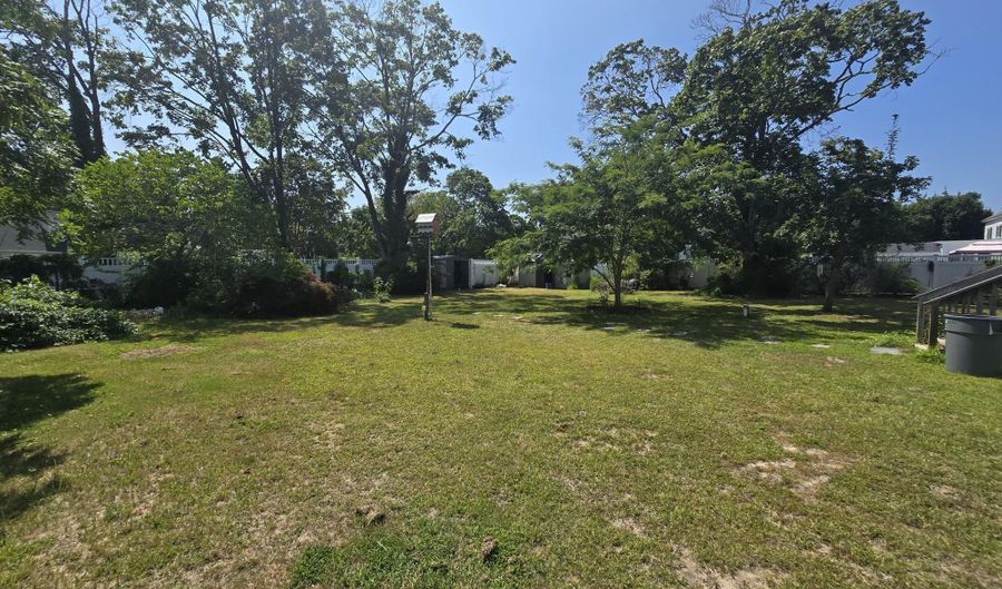 647 E Bay Ave, Barnegat, NJ 08005 - 3 Beds, 1 Bath