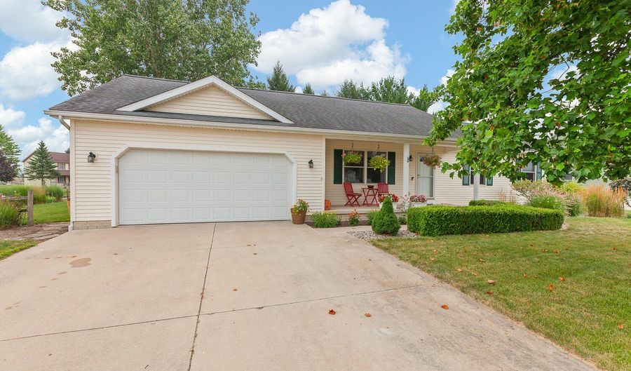 225 Joy Rd, Adrian, MI 49221 - 3 Beds, 2 Bath