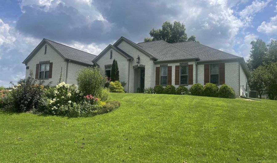 246 BETTY BOYD, Atoka, TN 38004 - 4 Beds, 3 Bath
