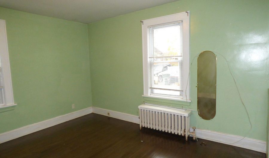 1387 Norman St, Bridgeport, CT 06604 - 2 Beds, 1 Bath