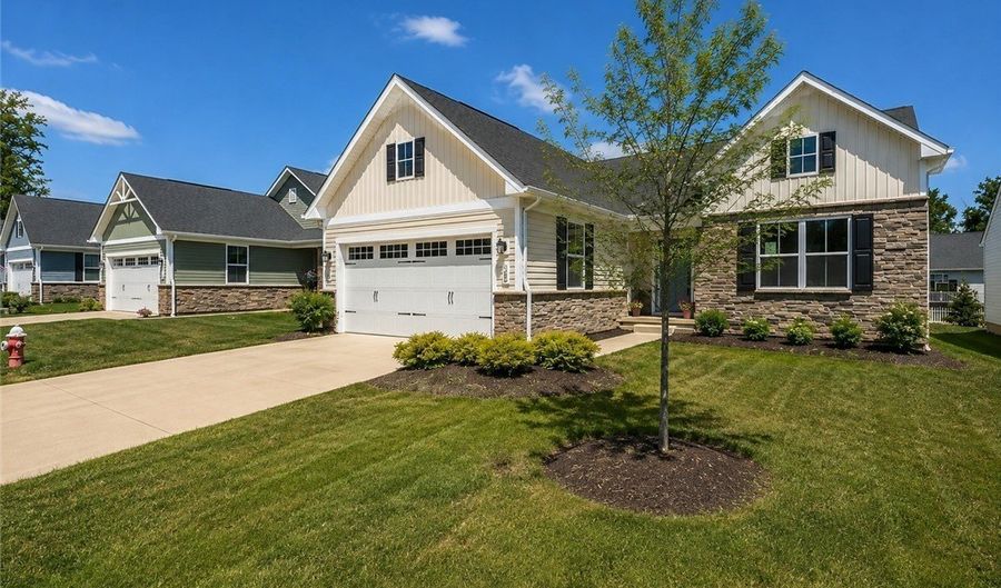 129 Eagle Cir, Amherst, OH 44001 - 3 Beds, 2 Bath