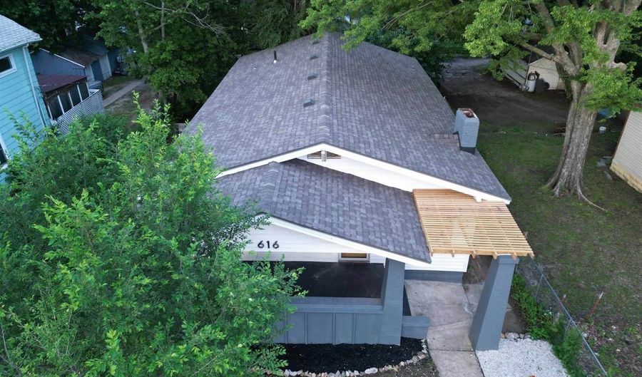 616 N 4th St, Arkansas City, KS 67005 - 3 Beds, 2 Bath