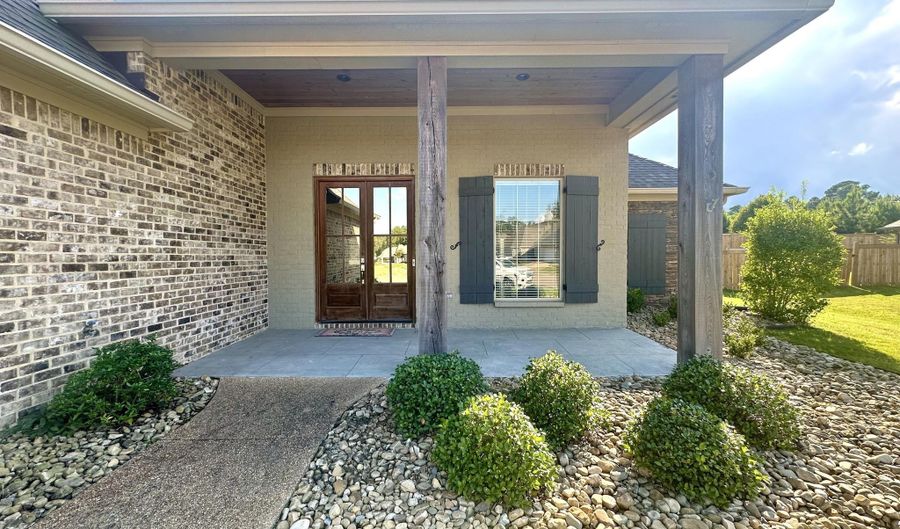 349 Emerald Way, Brandon, MS 39047 - 3 Beds, 2 Bath