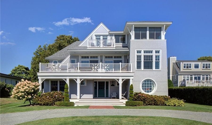 140 Tuckerman Ave, Middletown, RI 02842 - 4 Beds, 5 Bath