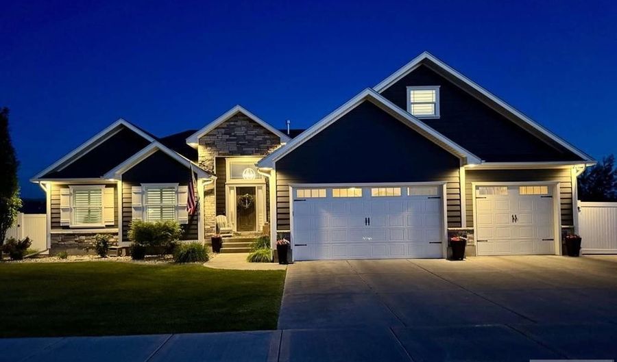 3966 Rocky Mountain Dr, Ammon, ID 83406 - 5 Beds, 3 Bath