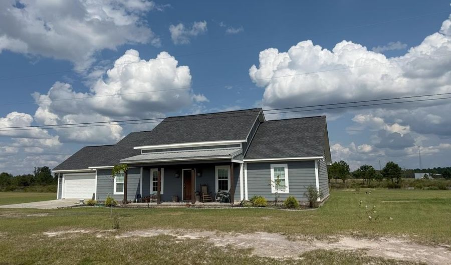 228 Zoarbella Dr, Baxley, GA 31513 - 3 Beds, 3 Bath