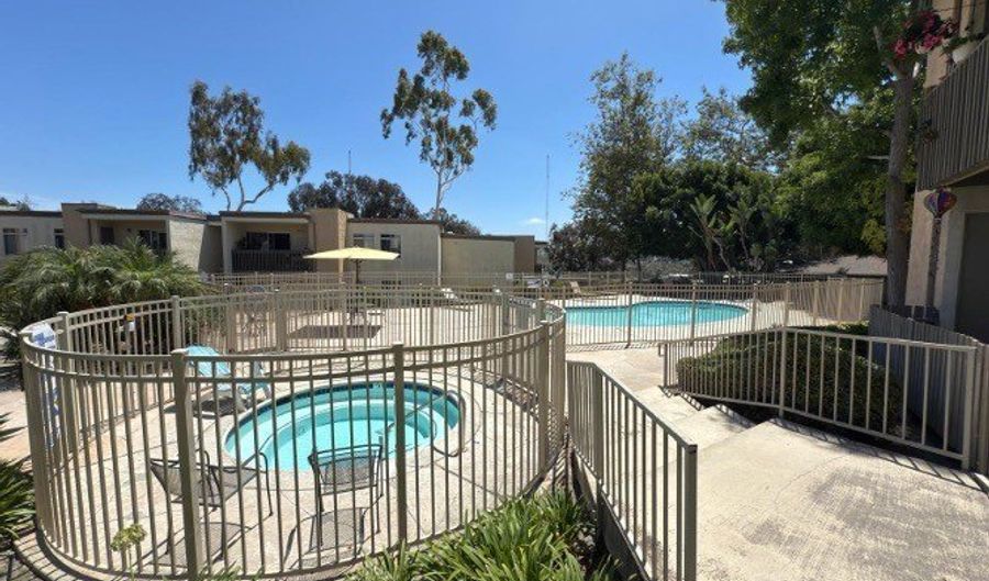 432 Edgehill Ln 26, Oceanside, CA 92054 - 1 Beds, 1 Bath