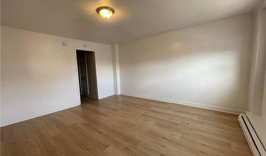 636 Ridge Ave, Allentown, PA 18102 - 5 Beds, 2 Bath