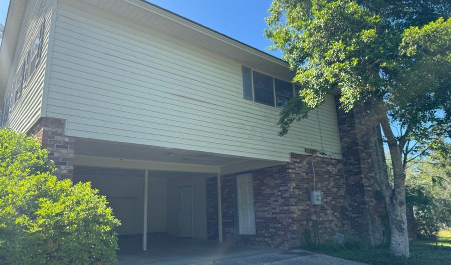 100 Sunnymeade, Valdosta, GA 31605 - 4 Beds, 3 Bath