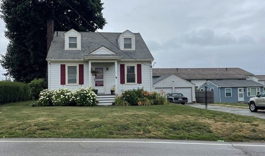 14 Forest Ave, Middletown, RI 02842 - 5 Beds, 1 Bath