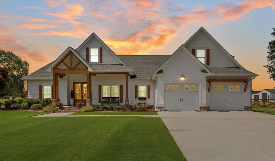 20373 Edgewood Rd, Athens, AL 35614 - 3 Beds, 3 Bath