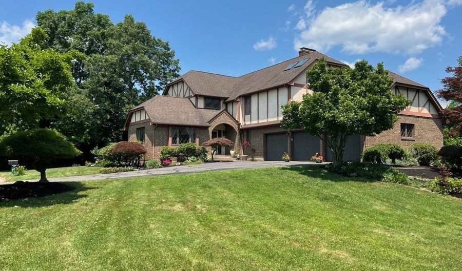 37 Valerie Dr, Bolton, CT 06043 - 4 Beds, 3 Bath