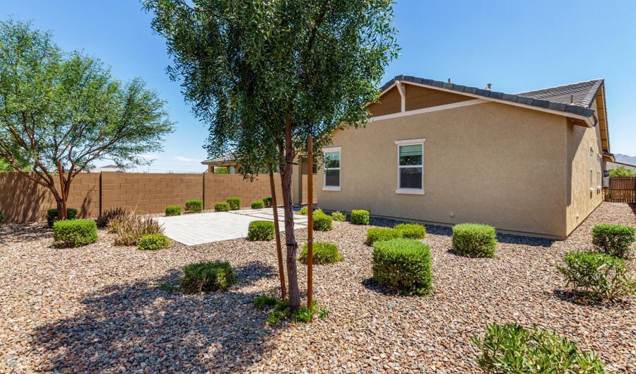 12524 W TRUMBULL Rd, Avondale, AZ 85323 - 5 Beds, 3 Bath