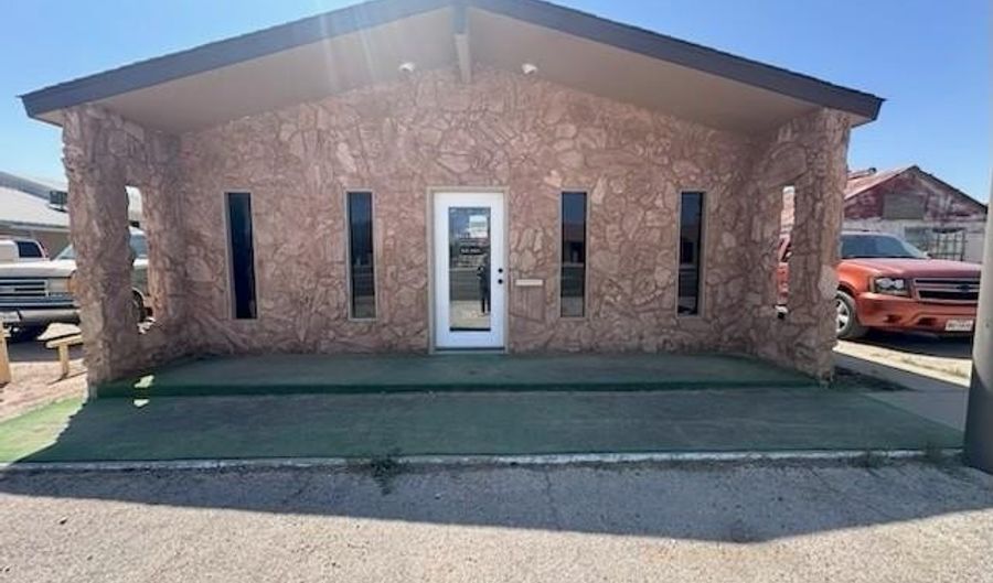 705 W Broadway, Andrews, TX 79714 - 0 Beds, 0 Bath