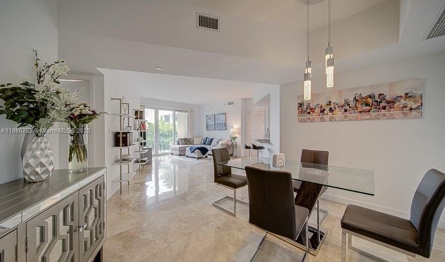 19900 E Country Club Dr 308, Aventura, FL 33180 - 2 Beds, 2 Bath