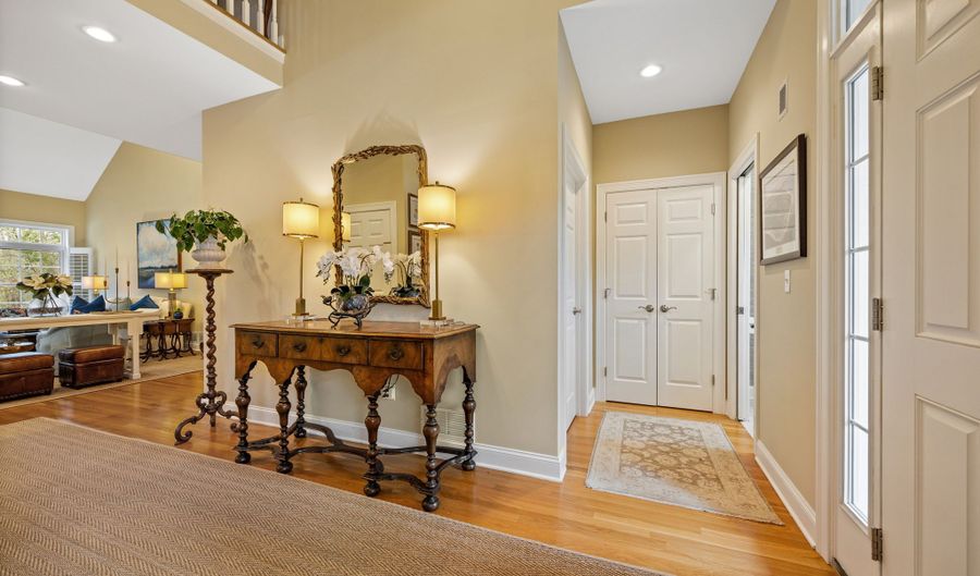305 Richmond Glen Dr, Cheshire, CT 06410 - 3 Beds, 3 Bath