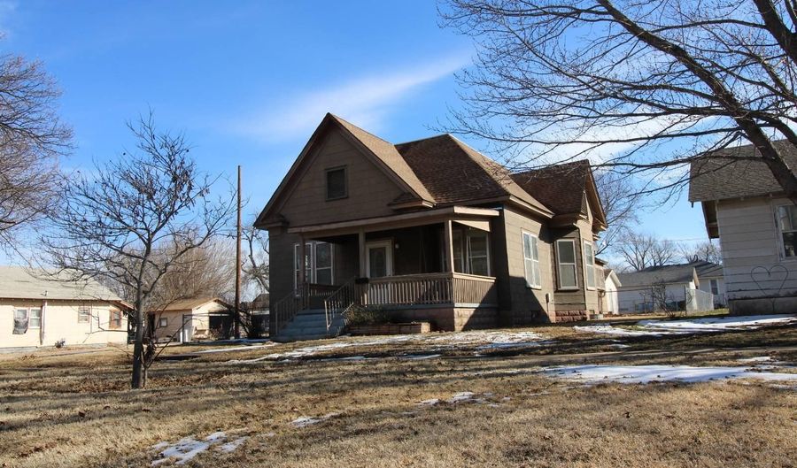 731 N Jennings Ave, Anthony, KS 67003 - 2 Beds, 2 Bath