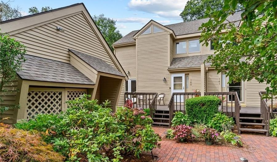140 Pine Glen Dr, East Greenwich, RI 02818 - 2 Beds, 2 Bath