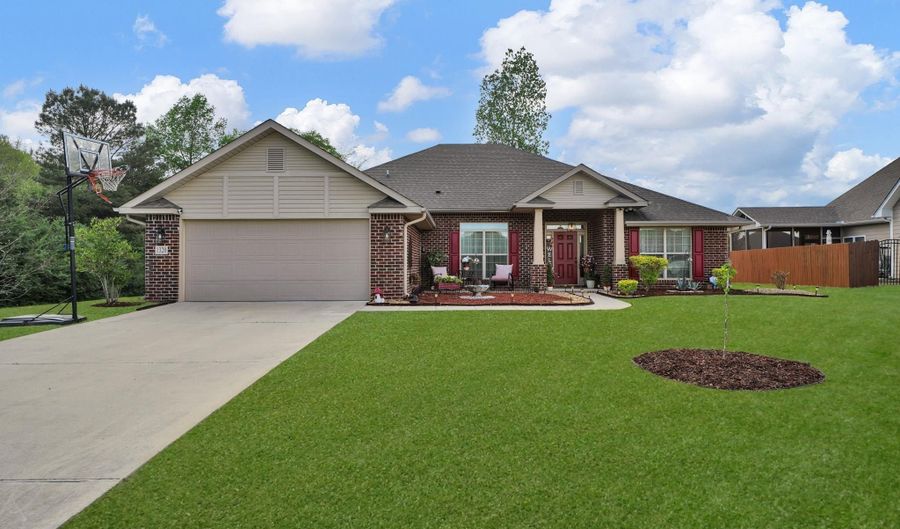 1320 SILVER CREEK Trce, Alabaster, AL 35007 - 4 Beds, 3 Bath