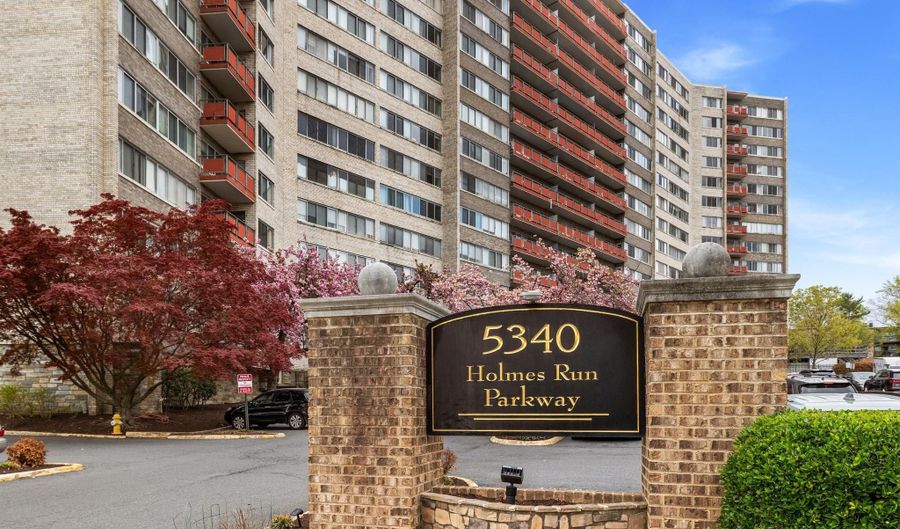5340 HOLMES RUN Pkwy 1102, Alexandria, VA 22304 - 2 Beds, 1 Bath