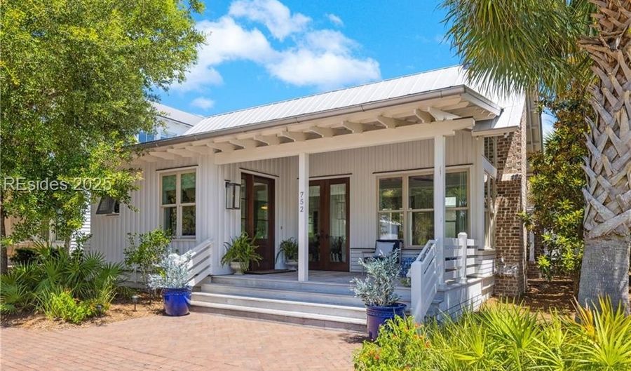 752 Old Moreland Rd, Bluffton, SC 29910 - 3 Beds, 4 Bath