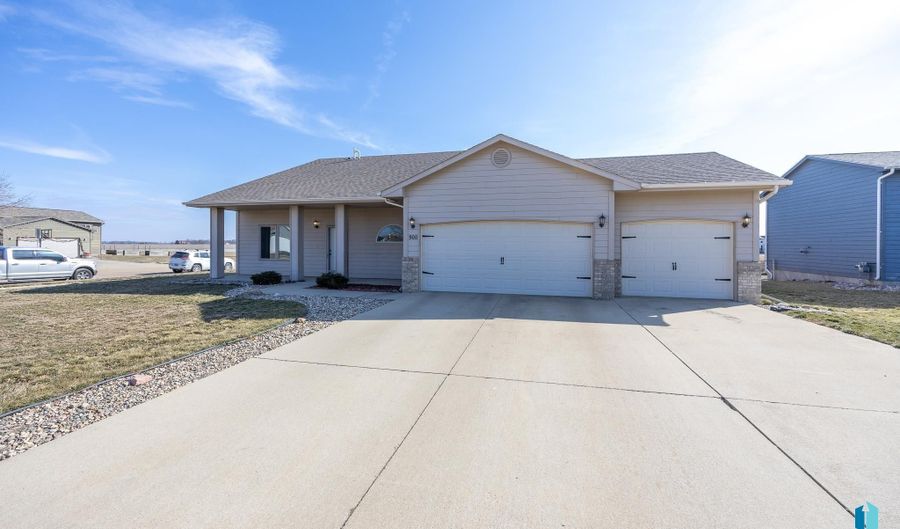 900 Woodmont Ave, Harrisburg, SD 57032 - 3 Beds, 2 Bath