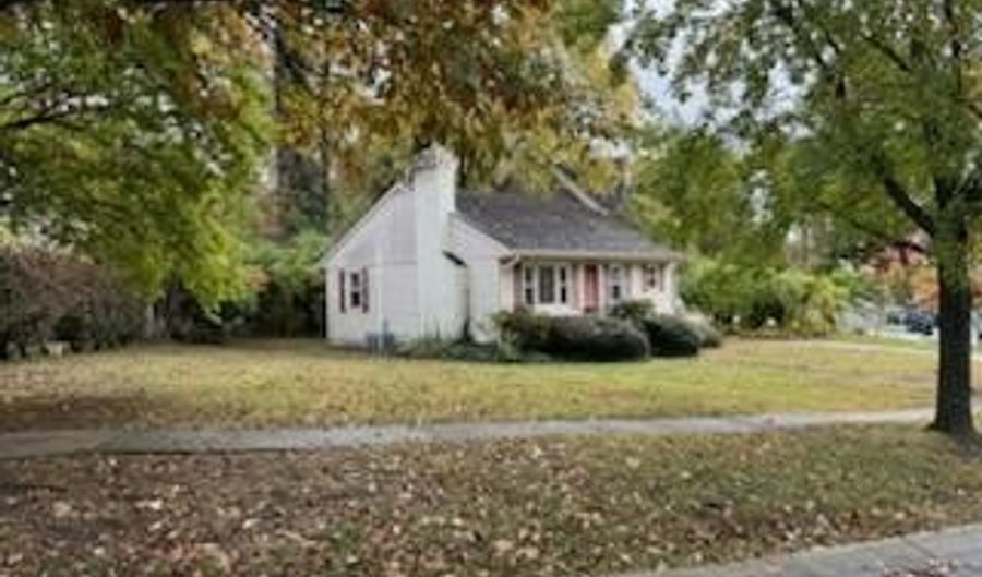 8917 SENECA Ln, Bethesda, MD 20817 - 2 Beds, 2 Bath