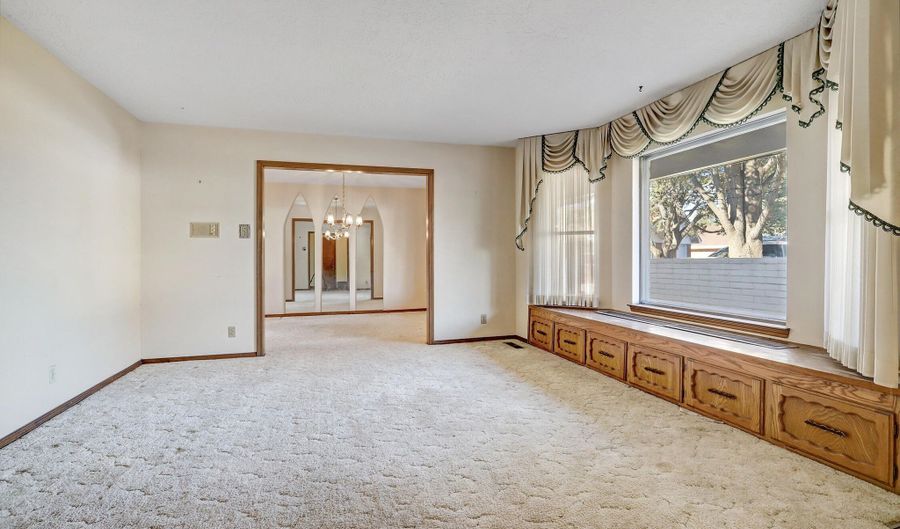 7716 Northridge Ave NE, Albuquerque, NM 87109 - 4 Beds, 3 Bath