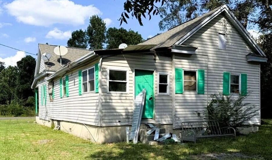 323 Railroad Ave, Branchville, SC 29432 - 3 Beds, 2 Bath