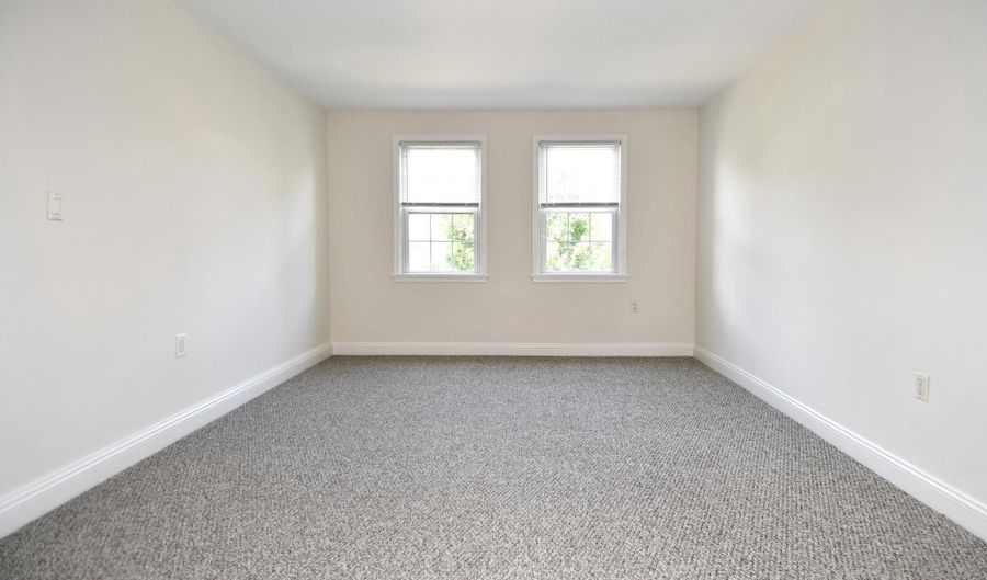1303 BELLE VIEW Blvd B1, Alexandria, VA 22307 - 2 Beds, 1 Bath