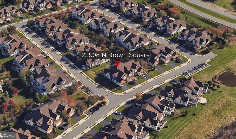 22908 N BROWN Sq, Ashburn, VA 20148 - 4 Beds, 4 Bath