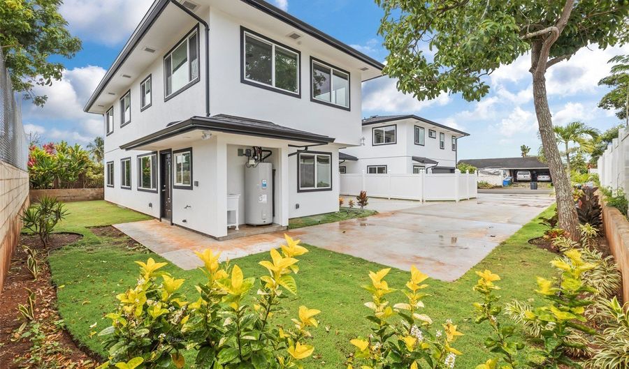 1528 Hooli Cir, Pearl City, HI 96782 - 5 Beds, 3 Bath