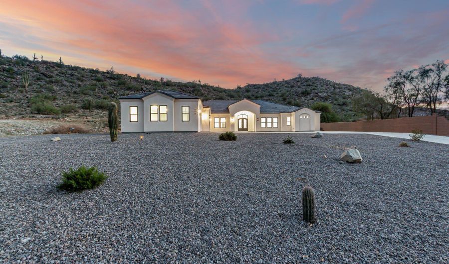 9357 W CANYON VERDE Dr, Casa Grande, AZ 85194 - 6 Beds, 6 Bath