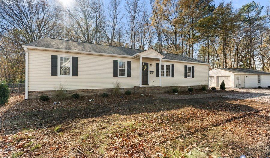 405 Thompson St, Ashland, VA 23005 - 4 Beds, 2 Bath