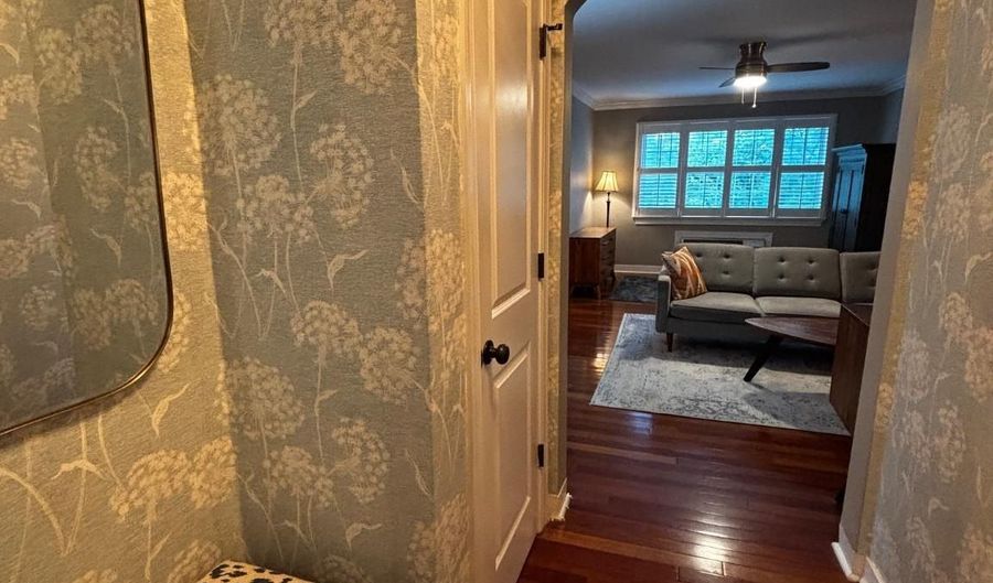 820 S WASHINGTON St 226, Alexandria, VA 22314 - 1 Beds, 1 Bath